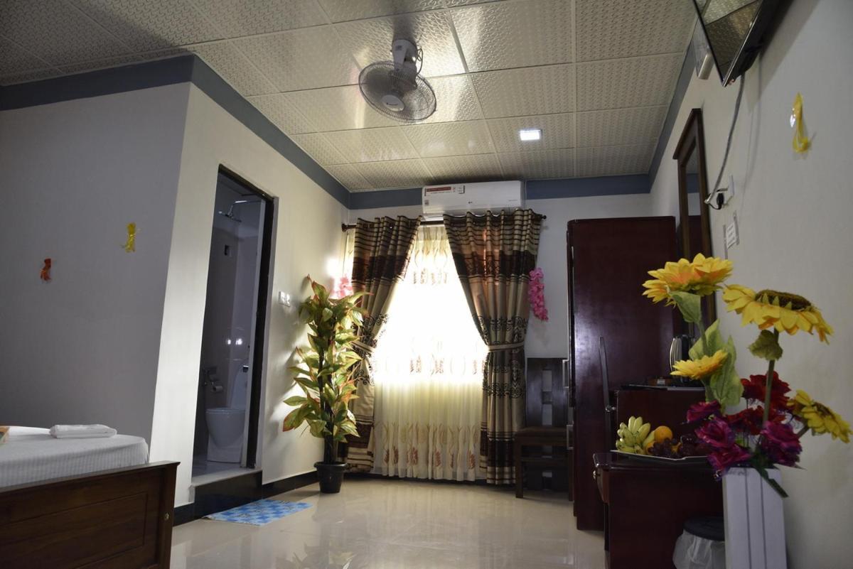 Global City Hotel Maligawatta Exterior photo