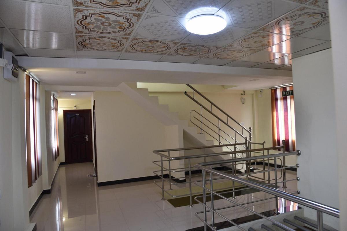 Global City Hotel Maligawatta Exterior photo